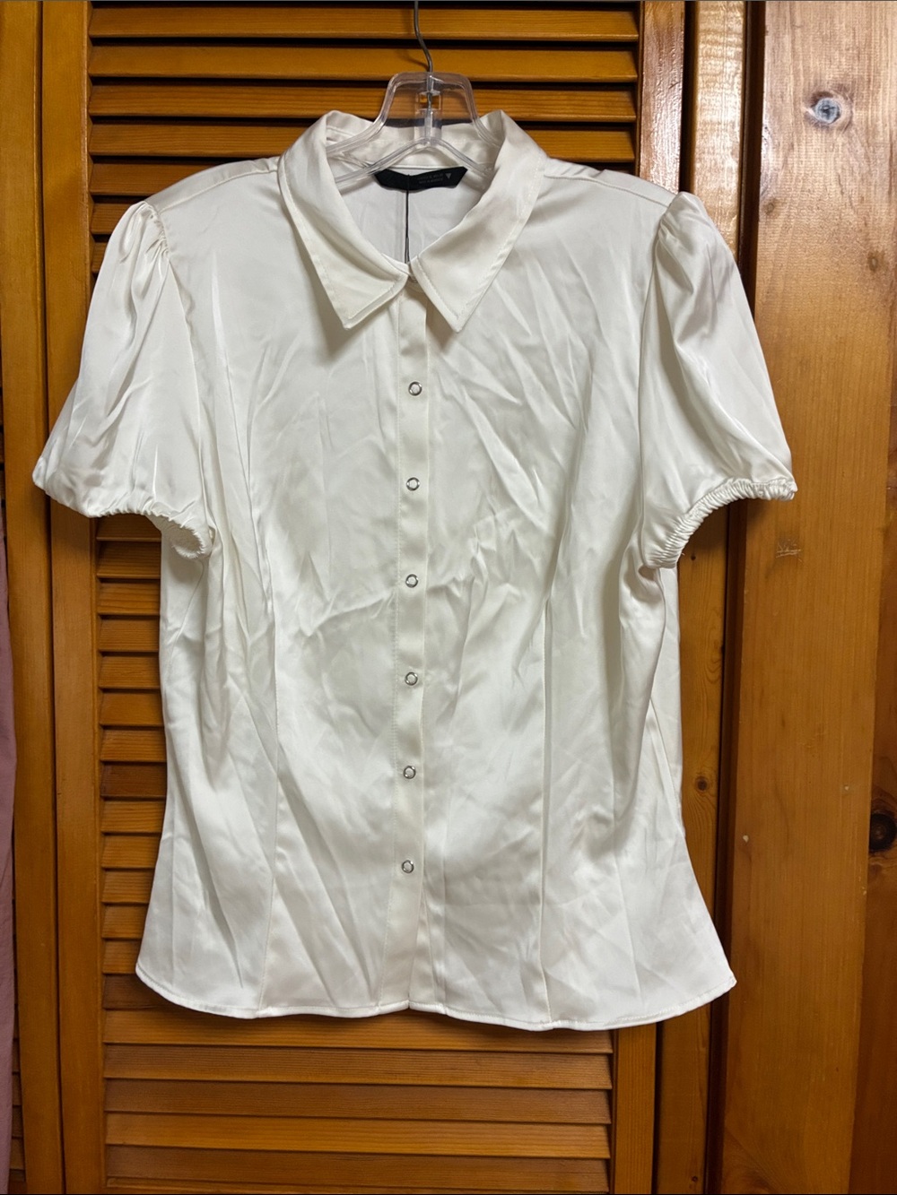 Zara White Short-Sleeve Button-Down Blouse with Puff Shoulders length24”